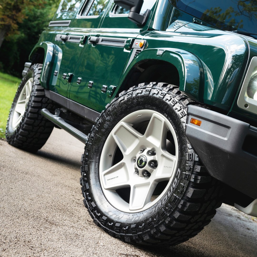ChelseaTruckCo's tweet photo. The perfect Sunday drive.
The Sela Green Ineos Grenadier by Chelsea Truck Co. is built for adventure.
Where would your adventure take you?
https://t.co/hcIpI9BoDD
#ChelseaTruckCo #CTCo #Ineos #IneosGrenadier #bespoke #Adventure #CustomCars #4x4 #SUV #London #automotive #cars https://t.co/TuvTB1hUPb