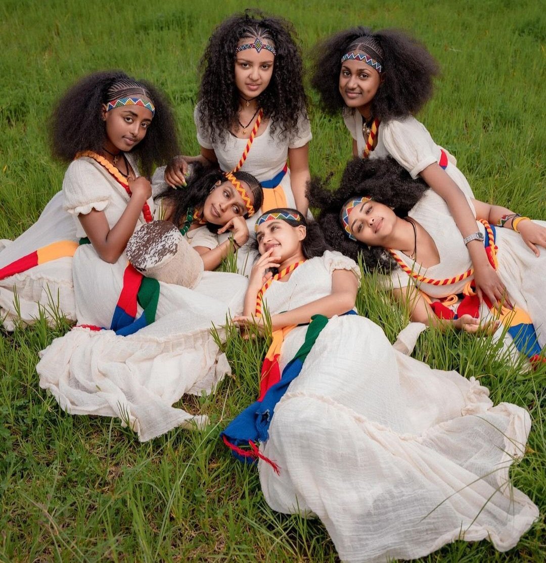 TsedaleLemma's tweet photo. Happy Ashenda to the women of Tigray. 

ርሑስ በዓል ኣሸንዳ! 💛❤️

#AshendaTigray https://t.co/PvPFPYkkZA