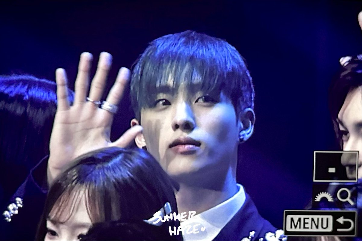 summerhaze_kh's tweet photo. 240822 K월드
잘생겼다..

#기호 #KEEHO #P1Harmony #피원하모니 https://t.co/l0iIWqlRgx