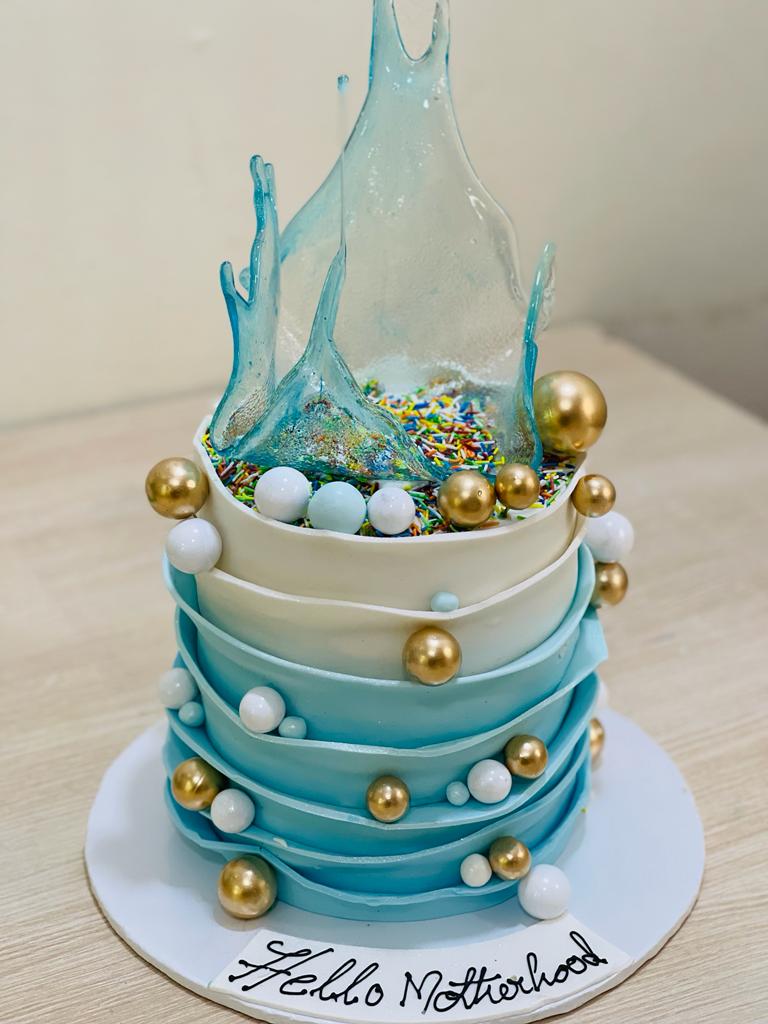 CakesUg_'s tweet photo. HERE WE GO. Celebrate the joy of motherhood with our elegant ruffled fondant cake. Available in a variety of sizes and flavors, and ready for delivery in just 24 hours. cgpa Nyamutoro Doreen https://t.co/wukZFvhGe3