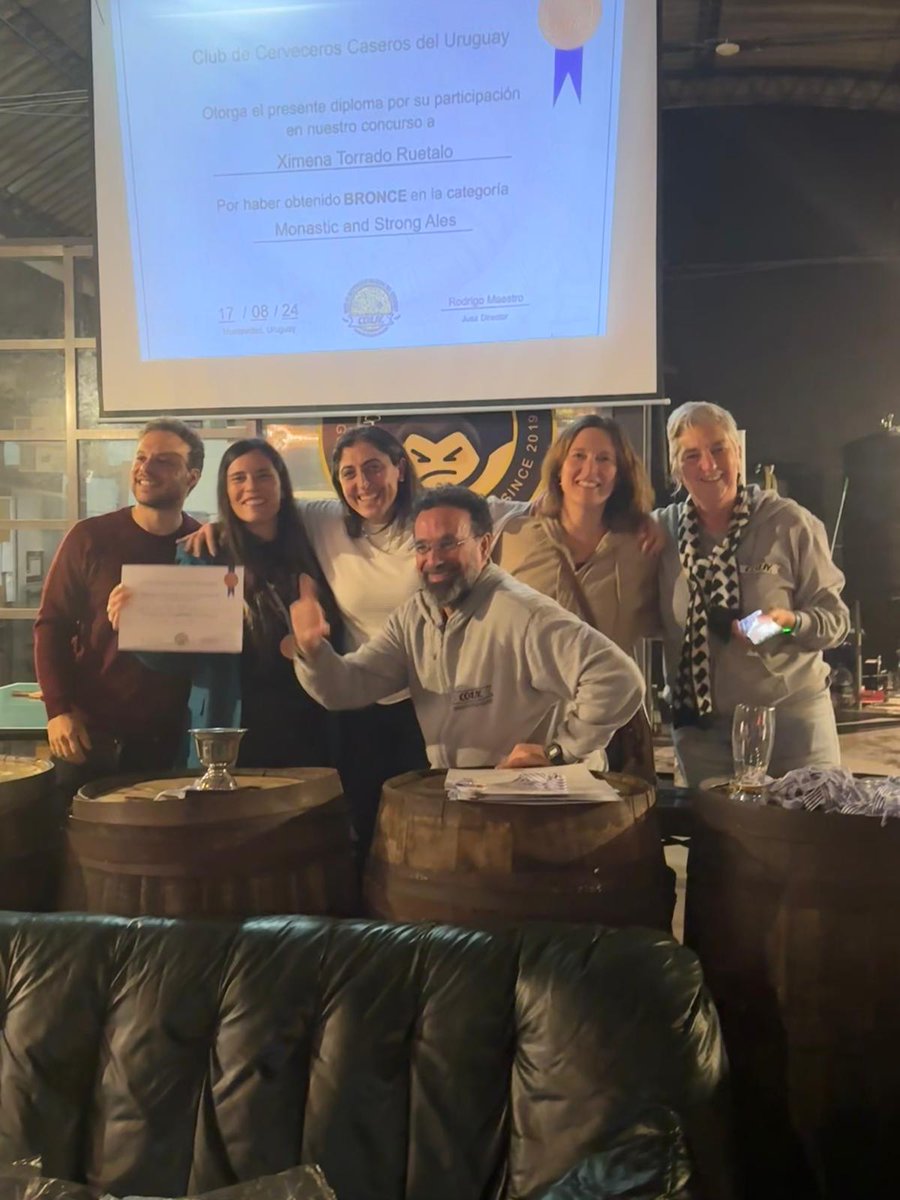 pintadaily's tweet photo. 🍻Con las #Brewsis hicimos historia. Primera medalla ganada por mujeres en los concursos del @cccuy_oficial 💜 https://t.co/kAtcA2YolT