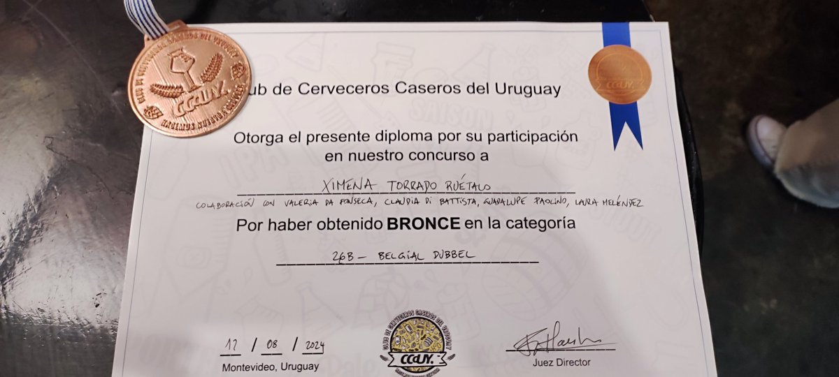 pintadaily's tweet photo. 🍻Con las #Brewsis hicimos historia. Primera medalla ganada por mujeres en los concursos del @cccuy_oficial 💜 https://t.co/kAtcA2YolT