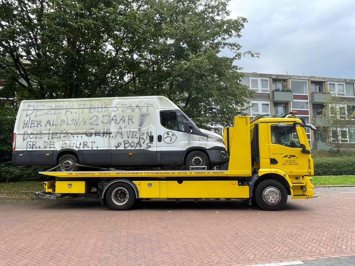 <a href="/statdorfwaller/">Statler & Waldorf</a> <a href="/POL_Amstelveen/">Politie Basisteam Amstelveen</a> Op verzoek van de buurt heeft <a href="/Gem_Amstelveen/">Gemeente Amstelveen</a> opdracht gegeven het voertuig weg te laten slepen. Het voertuig is nu weg.