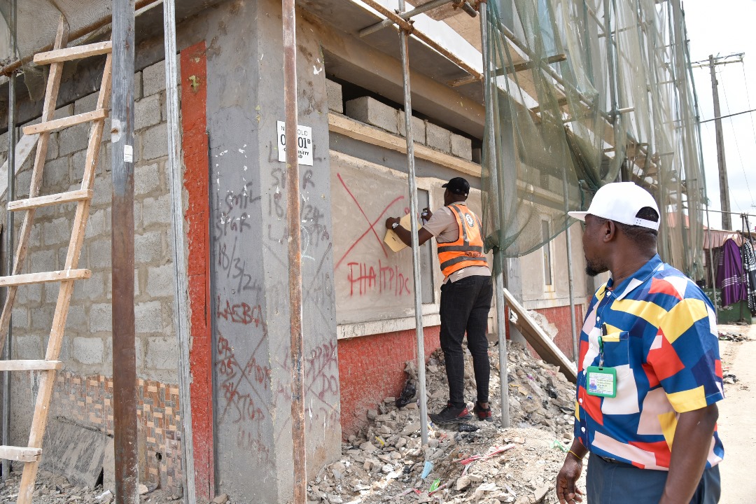 FHANigeria's tweet photo. MD/CE HON. OYETUNDE OJO INSPECTS FHA ESTATES IN LAGOS STATE - ISSUES STOP WORK ORDERS TO ILLEGAL DEVELOPMENTS.
Click on the link to read more https://t.co/8hISRQMdss https://t.co/e5OFp58oqH