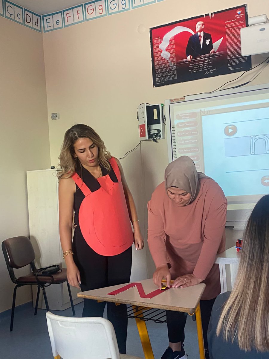 İlkokul hizmetçi seminerlerimiz tüm hızıyla devam ediyor.Sizler için hazırlanıyoruz çocuklar 🎉🎊🪄🪄
<a href="/bahcesehir_k12/">Bahçeşehir Koleji</a> 
<a href="/AtlihanMumtaz/">Mümtaz ATLIHAN</a> 
<a href="/EnverYucel/">EnverYucel</a> 
@dagozlem