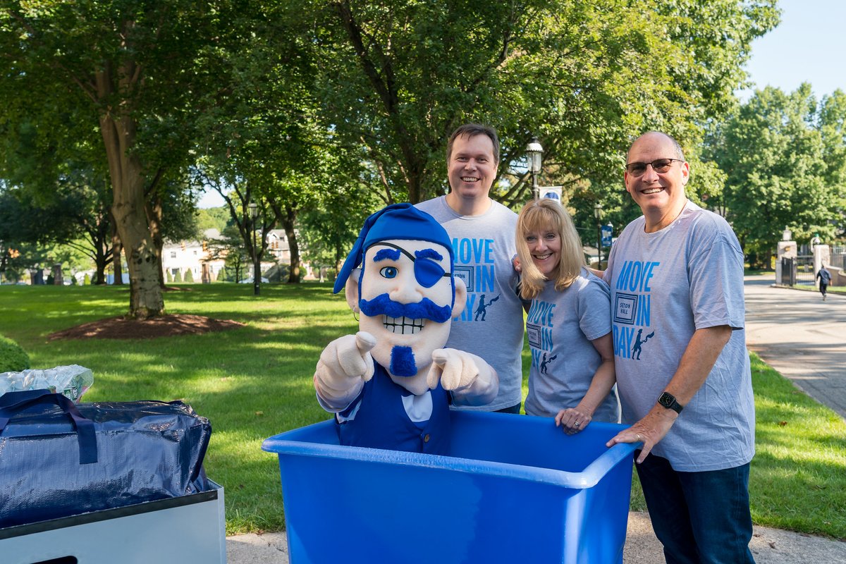 Happy Move-In Day from the Stillman School of Business!