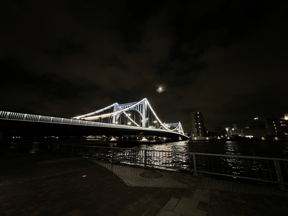 mituuuuu32's tweet photo. 夕涼みに来て、
夜風に乾ーー杯♪ https://t.co/jDPpEapXGm