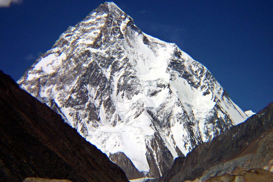 AL24Francais's tweet image. Pakistan : sauvetage de deux alpinistes emportés par une avalanche 

al24news.com/fr/pakistan-sa… 

 #Pakistan #accident #alpinisme #sauvetage