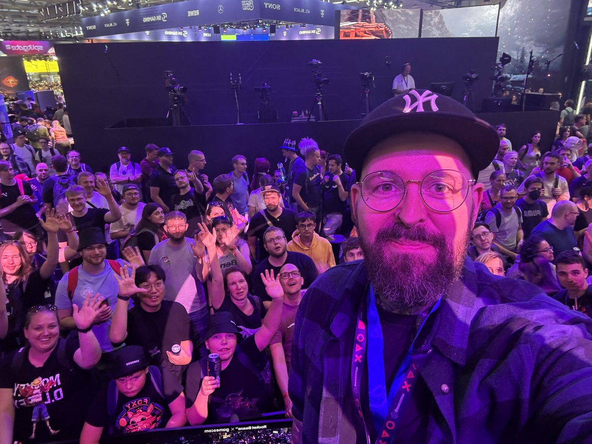 Dennsen86 (@dennsen_86) on Twitter photo #werbung
Street Fighter Turnier auf der Gamescom bei RBTV und <a href="/SamsungDE/">Samsung Deutschland</a>! Also wirklich Panne wer‘s sich nicht anschaut! Danke an <a href="/CAPCOM_Germany/">CAPCOM Germany</a> für dieses Fest! Vorbeikommen: Halle 9! 🤗 #werbung
Street Fighter Turnier auf der Gamescom bei RBTV und <a href="/SamsungDE/">Samsung Deutschland</a>! Also wirklich Panne wer‘s sich nicht anschaut! Danke an <a href="/CAPCOM_Germany/">CAPCOM Germany</a> für dieses Fest! Vorbeikommen: Halle 9! 🤗