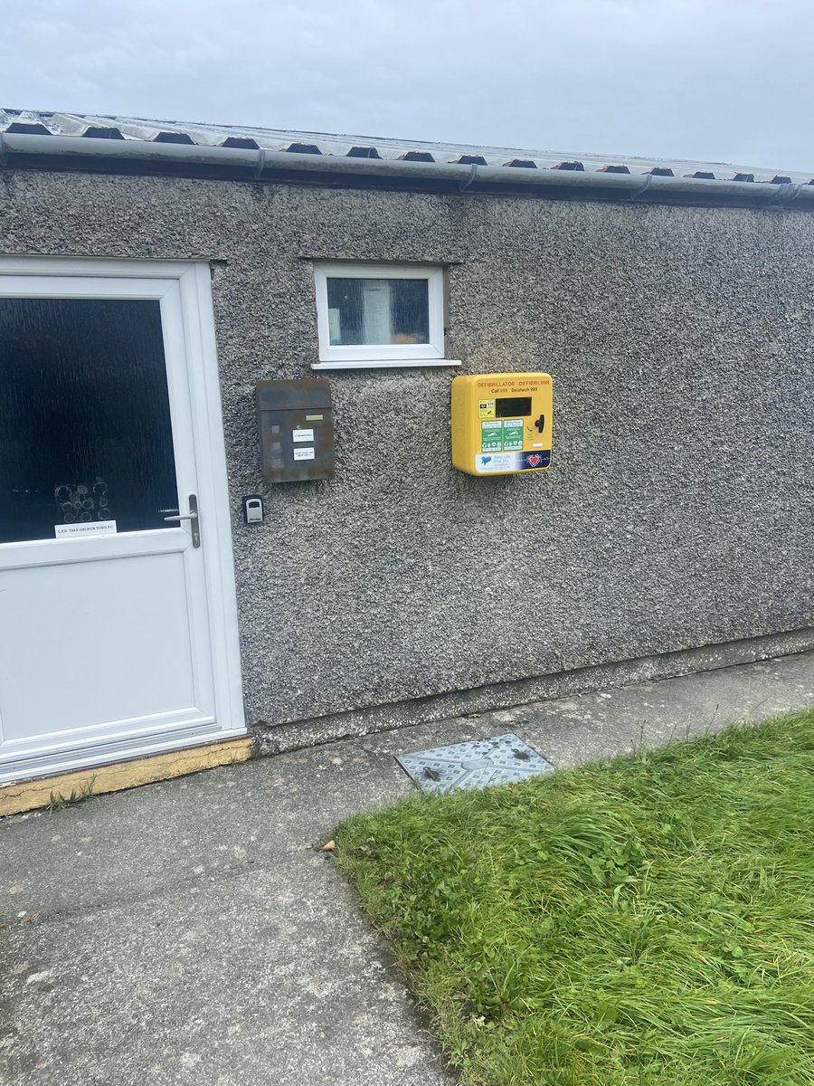 richard owain jones. Paramedic / Joiner tweet media