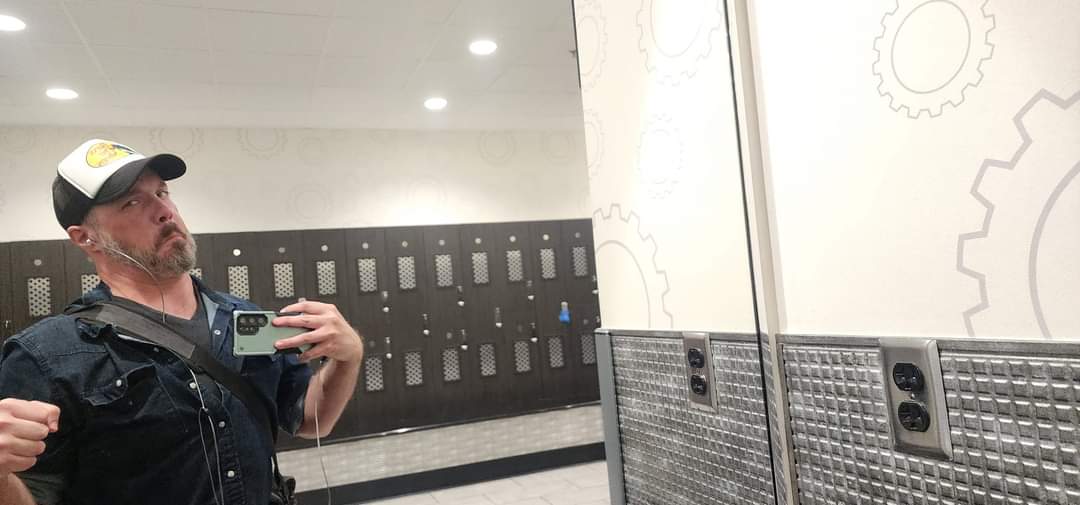 I joined a gym about two months ago, here are the results. Please enjoy!

#MN #planetfitness #MNStrong #bodybuilding #FitnessGoals