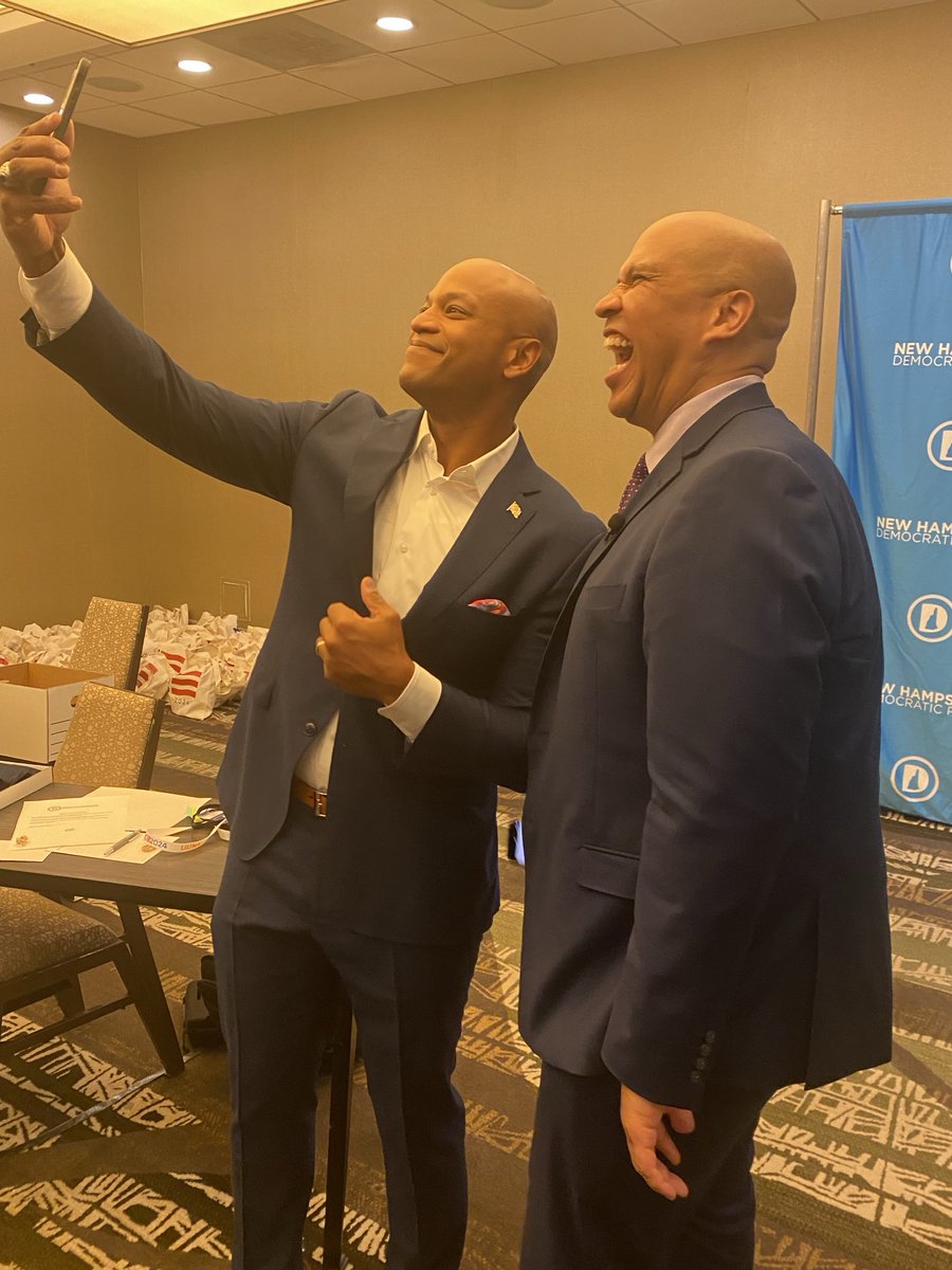 It’s selfie time at the NH delegates’ breakfast with Senator Cory Booker and Governor Wes Moore. ⁦@KamalaforNH⁩ #nhpolitics