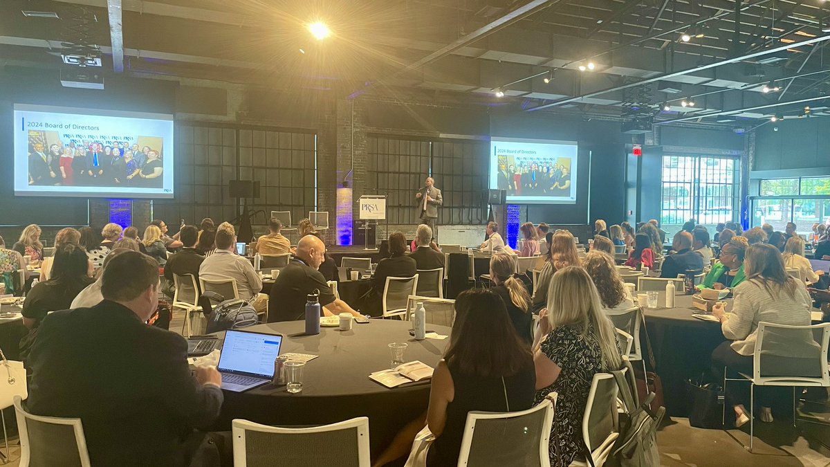 It’s a full house at #PRSASW this morning! 

<a href="/Todder4News/">Todd Murphy</a> is right up front 🙂 for Joseph Abreu, APR, <a href="/PRSA/">PRSA</a> National Chair.