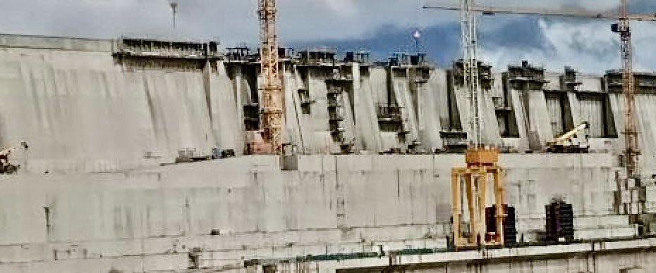 RenaissanceDam's tweet photo. Title: GERD Powers 17% of Ethiopia's Electricity: A Big Step Forward

Addis Ababa, August 21, 2024 – Ethiopia is seeing significant changes in its energy sector, largely thanks to the Grand Ethiopian Renaissance Dam (GERD). Over the last year, this dam has provided 17% of the electricity used across the country, marking a significant achievement for Ethiopia.
At a recent press conference, Engineer Ashebir Balcha, Ethiopian Electric Power's CEO (EEP) CEO, shared some important details. Ethiopia generated 20,522 gigawatt-hours of electricity last year, which was more than enough to keep the lights on at home and help neighboring countries with their energy needs.

The Numbers:
     ·   GERD's Share: Even though only two turbines are currently running, GERD still supplies 17% of Ethiopia's electricity.
     ·   Overall Production: Ethiopia produced 20,522 gigawatt-hours of electricity across all power plants. Gibe III led the way with 34%, and Tana Belese added 9.6%.
     ·   Revenue: The energy sector earned 20 billion Birr, with $140 million coming from exports. This was a 16% increase from last year. However, due to a decrease in power sales to Sudan and Djibouti, revenue fell 26% short of expectations.

EEP isn't stopping here. The organization is working on five major power projects, including GERD, which are currently under construction. Together, these projects will add 7,242 megawatts to Ethiopia's energy supply, which is good news for everyone.
EEP has big plans for the following year. They're aiming to earn $300 million from energy exports. They've already started testing energy transmission to Tanzania, a step toward expanding Ethiopia's energy influence across Africa.

Ethiopia's Energy Mix:
     ·   Hydropower is the backbone of Ethiopia's energy, making up 96% of the country's production.
      ·   Wind and Waste: Wind energy contributes 3.3%, and waste-to-energy adds another 0.2%.

What's Next:
With more turbines set to start working and new projects on the horizon, Ethiopia is well on its way to becoming a significant energy exporter. The journey is just getting started, and Ethiopia is ready to shine.

#GERD #Ethiopia #Renaissancedam