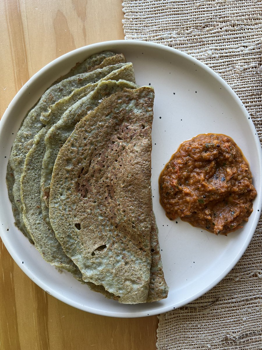 cheriemisfits's tweet image. Sick day today 🤒 so no morning updates 

🙅🏻‍♀️🐕 Shortest Mochi walk around the building 

🙅🏻‍♀️🍳Slept the whole morning and ate lots of fruits and drank chai 

In the evening husband made Pesarattu (Moong dal pancakes) for me so I don’t lose track of my proteins 🥰

#sickday