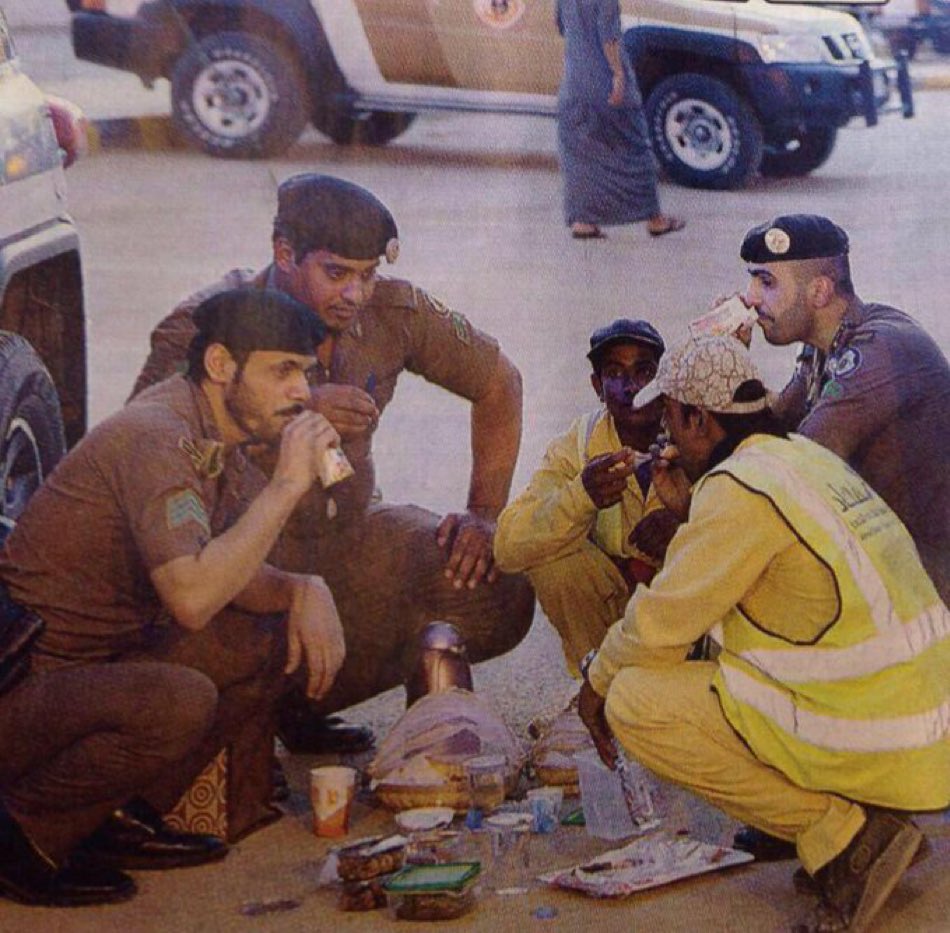 SHGaaaa2014's tweet image. كم تحتاج هذة الصورة فلم حتى يتم تشويهها ؟