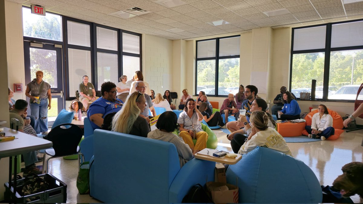 The Wolfpack over here at <a href="/RCSDNYS/">Rochester City School District</a> Dr. Freddie Thomas Middle School is getting into Crew formation. #CrewNotPassengers  <a href="/ELeducation/">EL Education</a>