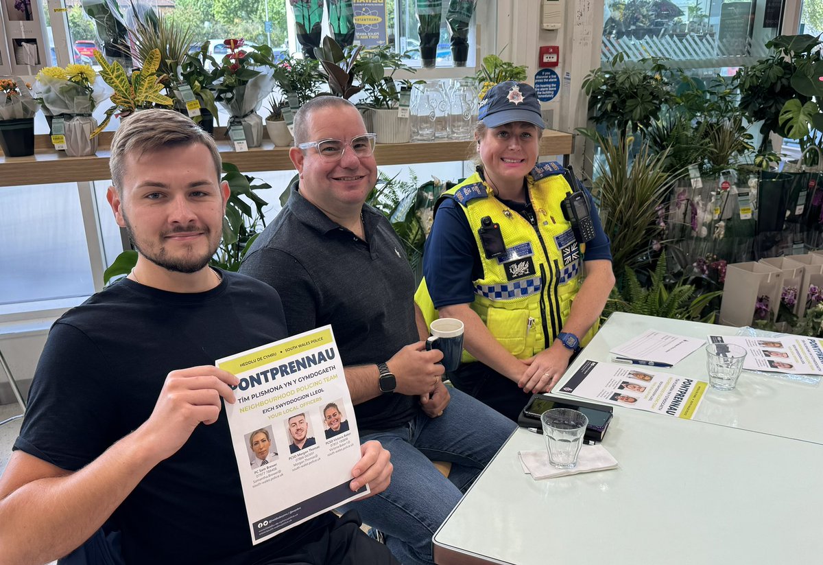 Another productive ‘Cuppa with a Coppa and Councillor’ session this afternoon. 

Good to report back on activity and respond to local concerns. 

Thank you to Waitrose Pontprennau for hosting. Thanks as always to Victoria, our local PCSO for facilitating.