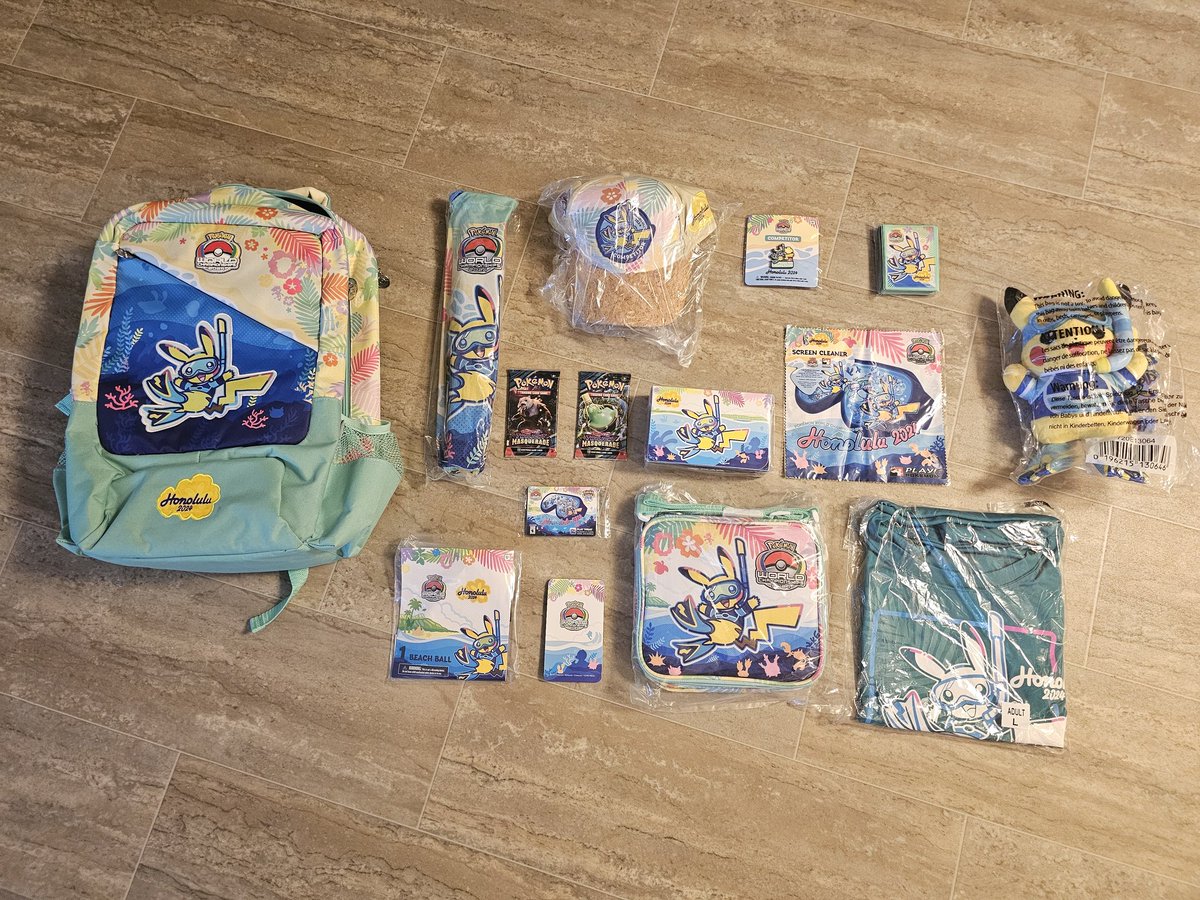 2024 Pokemon World Championships Competitor Full Kit including both unopened Card Boxes, tshirt, hat, plushie etc. - all mint condition in plaatic, retweets appreciated.

DM me looking to sell as whole ^_^