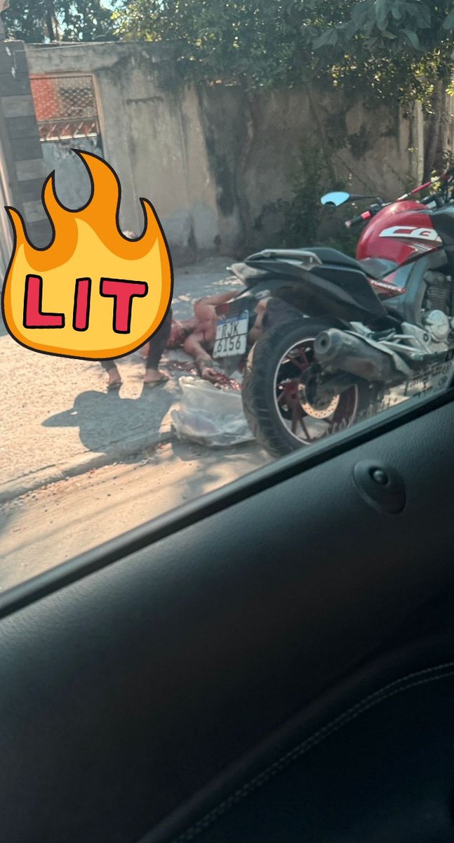 MILIÇIANO CONHEÇIDO COMO MEXICANO DA XAVANTE ,EXECUTOU UM HOMEM A TIROS NO CRUZEIRINHO A MANDO DO ROMARINHO QUE ESTÁ  PRESO DENTRO DA CADEIA . 
ALÔ <a href="/PCERJ/">Polícia Civil RJ</a> 👀