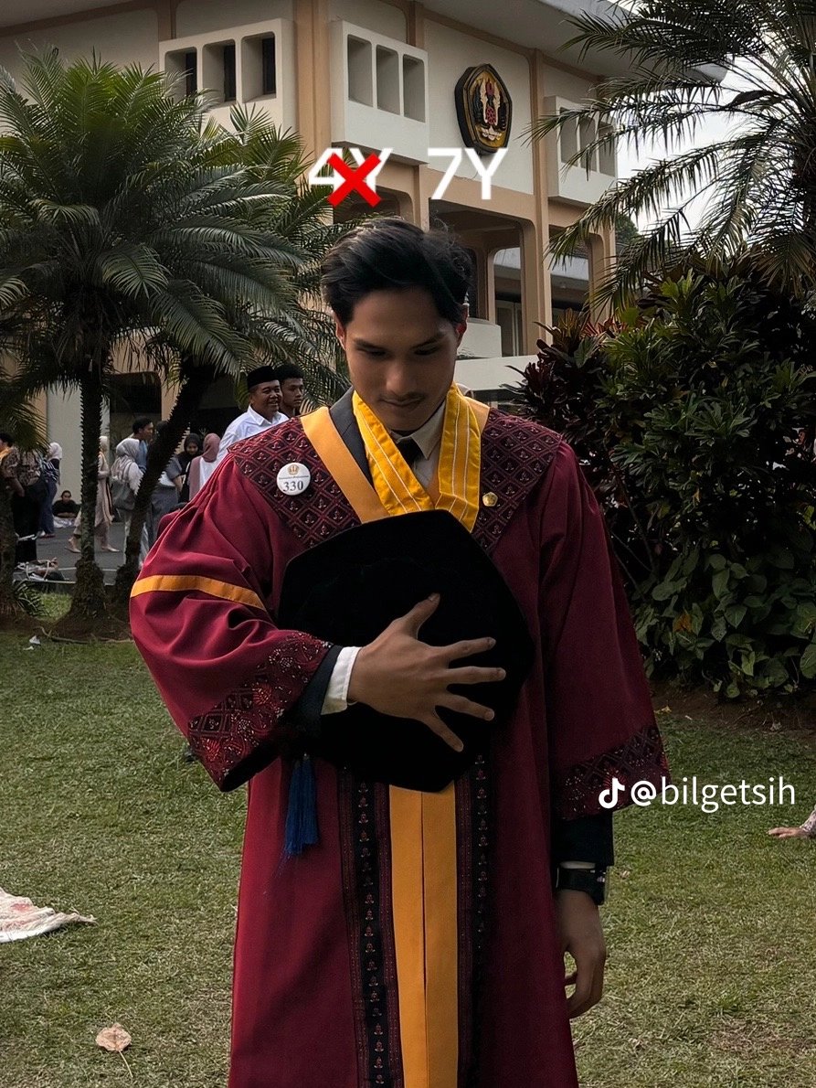 Joy_D_Boy21's tweet photo. AJJASJSJUSJSKSSJ TENGO QUE HACER ESTO CUANDO ME GRADUE. https://t.co/SIyWp3eO6X