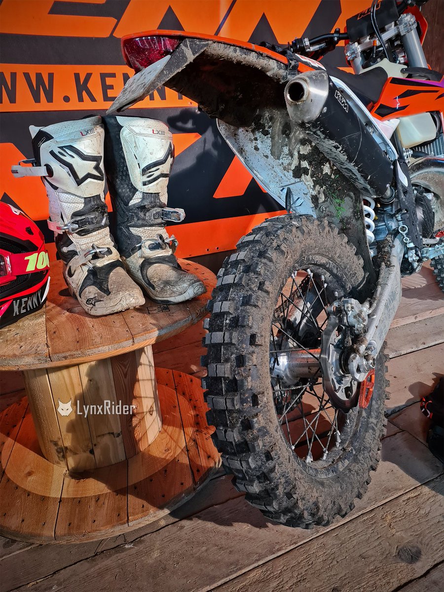 LynxRiderFR's tweet photo. 22/08/2024

#ktm #ktm300 #ktm300exc #ktmbikes #ktmexc #ktmfamily #ktmlove #ktmlover #300exc #alpinestars #bike #bikelife #bikerboy #bikers #braap #braaplife #dirtbike #dirtbikelife #dirtbikes #enduro #endurobike #endurolife #gear #gearfun #motolove #motorbikelife #motorcycle #motorcycles #readytorace #2stroke #2strokelovers #2strokes #kennyracing