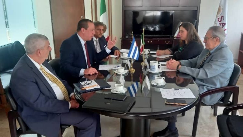 japortalmiranda's tweet photo. 🇨🇺 Este jueves iniciamos nuestra agenda de trabajo en México junto al Dr. Jorge Carlos Alcocer, secretario de #Salud de esta hermana nación, a quien agradecimos sus esfuerzos para promover, apoyar e impulsar, los nexos en materia de #Salud, en beneficio de ambos pueblos. https://t.co/8EhM8Ih9Pg