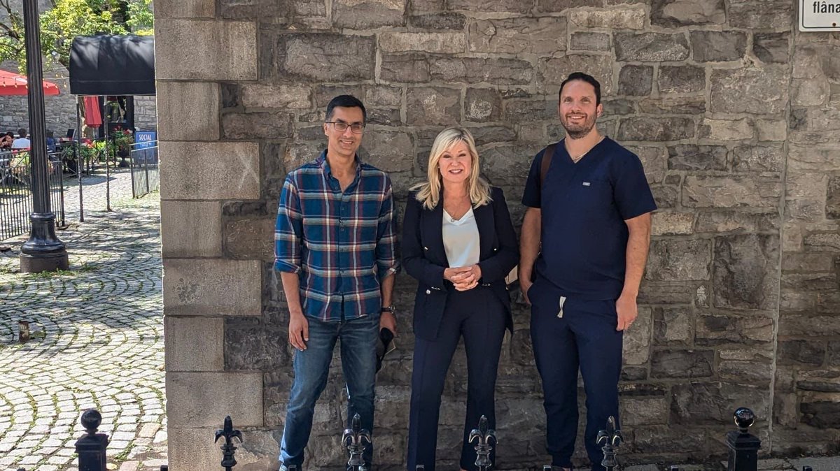 Bonnie Crombie 🇨🇦 (@bonniecrombie) on Twitter photo This morning, I met with Dr. Ramsey Hijazi, a family doctor from the Ottawa area and the founder of the Ontario Union of Family Physicians.
Dr. Hijazi spoke with me and <a href="/ShamjiAdil/">Dr. Adil Shamji 🇨🇦</a> about the broken state of our public healthcare system after six years of Doug Ford's focus on This morning, I met with Dr. Ramsey Hijazi, a family doctor from the Ottawa area and the founder of the Ontario Union of Family Physicians.
Dr. Hijazi spoke with me and <a href="/ShamjiAdil/">Dr. Adil Shamji 🇨🇦</a> about the broken state of our public healthcare system after six years of Doug Ford's focus on