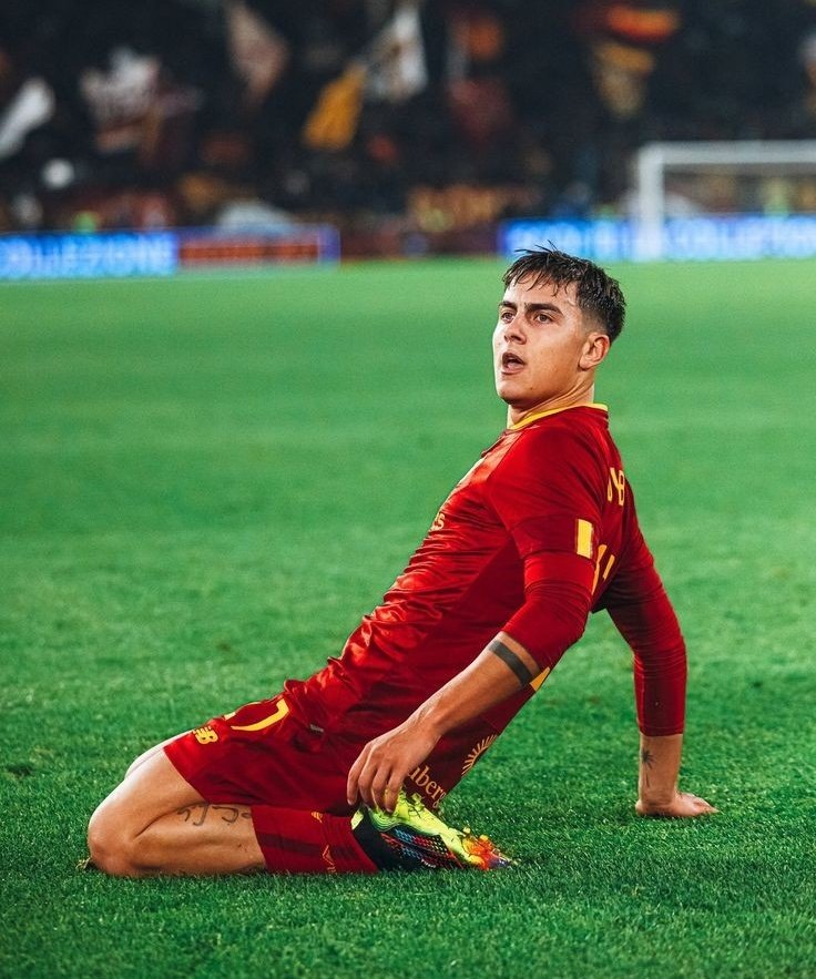 centralpdbr's tweet photo. 🚨 REVIRAVOLTA!!!!

Dybala decidiu REJEITAR a oferta dos sauditas e FICA em Roma!

@FabrizioRomano 🗞 https://t.co/YcRRYzboWU