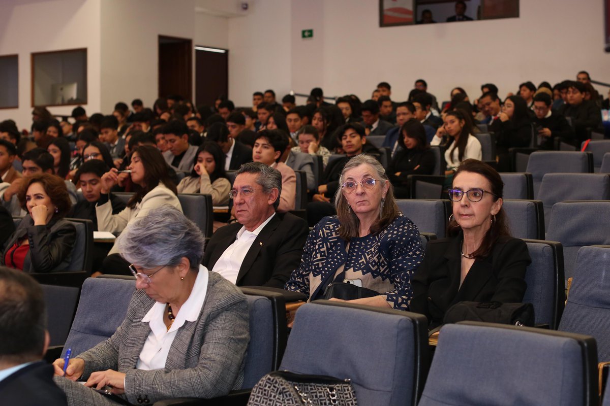 PJEdomex's tweet photo. 🗣️ @CCQ_Mx, impartió la conferencia "Los sistemas judiciales federal y estatales durante la primera república en México", en la que analizó la impartición de justicia en México tras la caída del imperio de Iturbide; además, los cambios y progresos que conllevó la Carta Magna de 1824.