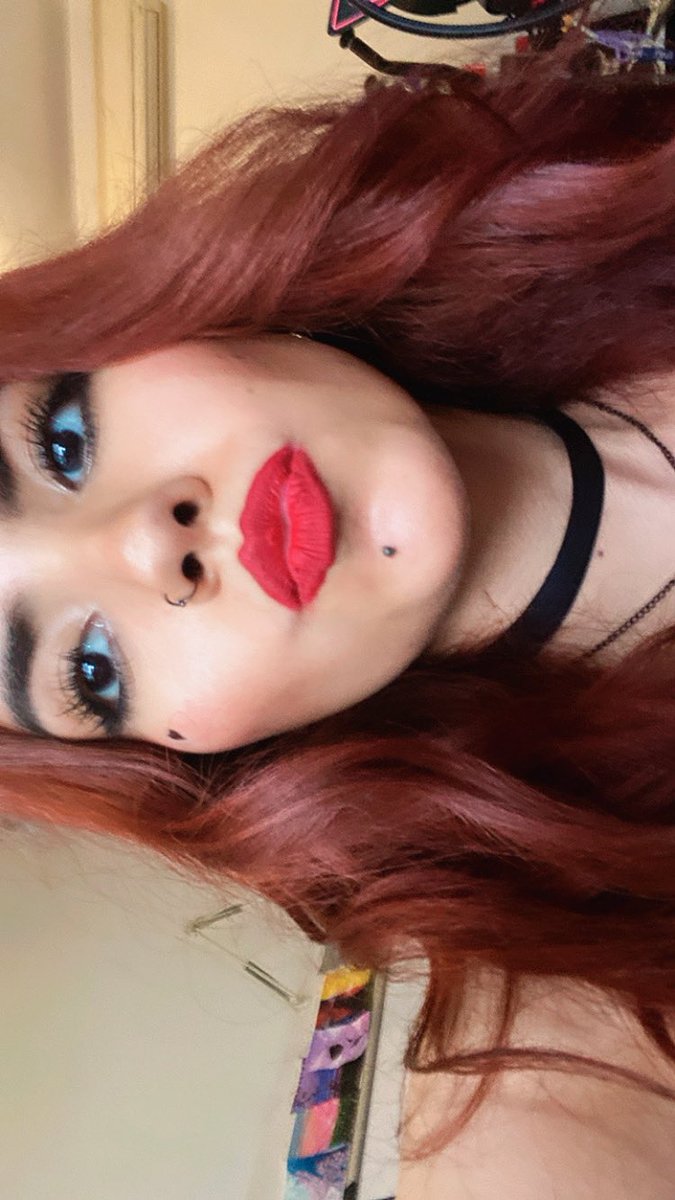 LicMoonLight's tweet image. BUENASS se me olvida esta plataforma!! Pero los quiero mucho mis qlos licenciados ❤️❤️❤️❤️