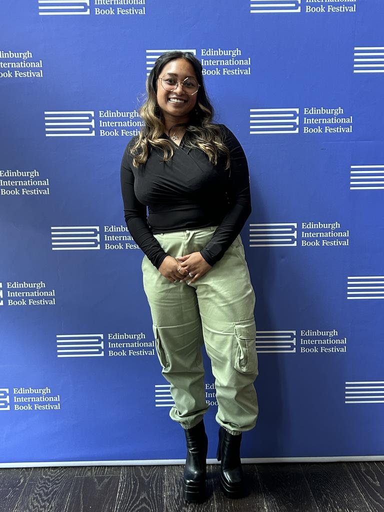 HotKeyBooks's tweet photo. ...and that's a wrap on the @yabookprize award ceremony! 📚
Congrats to @lexcroucher and a big thanks to the prize, @thebookseller and @edbookfest for a fab day celebrating @huanika and #ThisIsHowYouFallInLove 💕 https://t.co/8Lihy4Wy0m