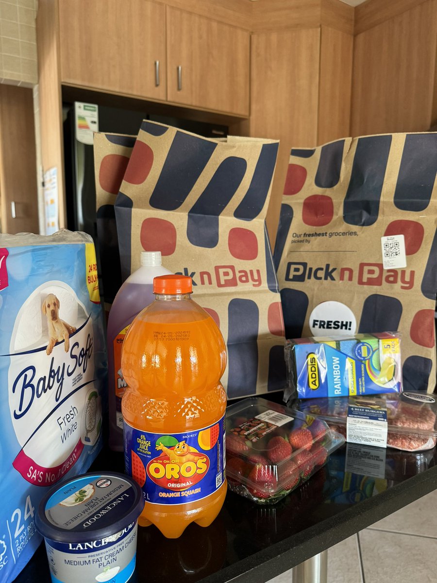 The show is almost over!
Download the <a href="/picknpayasap/">Pick n Pay asap!</a> app now &amp; stay tuned to grab these crazy deals! 🔗 z.humanz.ai/liveshopping/4…

#pnpasapliveshopping #taptapasap
⭐️Remember to use my code TARRYNFREE for free delivery! 🚚