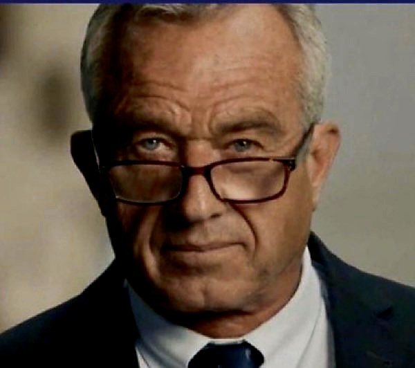 tutua_kai's tweet image. For a year #Trump's "maga" has been calling #RFKJr  every name in the book - crazy, conspiracy theorist, unhinged, etc.
This week he's THE ultimate badass to put in charge of, to 'turn loose on', the FDA/CIA/NIH, or as director of HHS or AG.
Can't make this stuff up. #Kennedy24