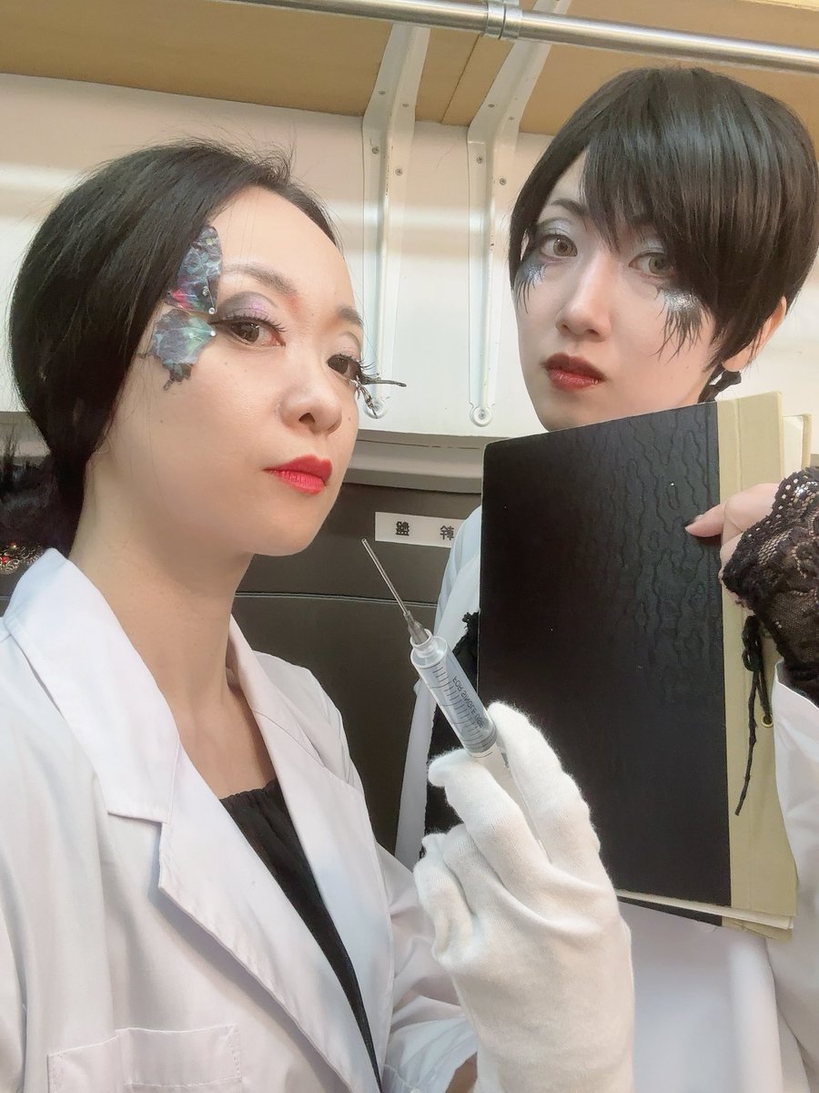 aoi323's tweet photo. #舞台オルタナ
今回意外にもキャストやお客様からご好評いただいたのが冒頭の科学者シーン💉
いかに私とバレないか、仏滅とは全く違う人間で演じ分け👩‍🔬二度観劇した母は一度目は気付かなかったようで🤭
おかげで
#CirculationACT
毎年M0が入ると緊張していたのですが今年は全く、落ち着いてました🦋 https://t.co/TOHqHHkQOq