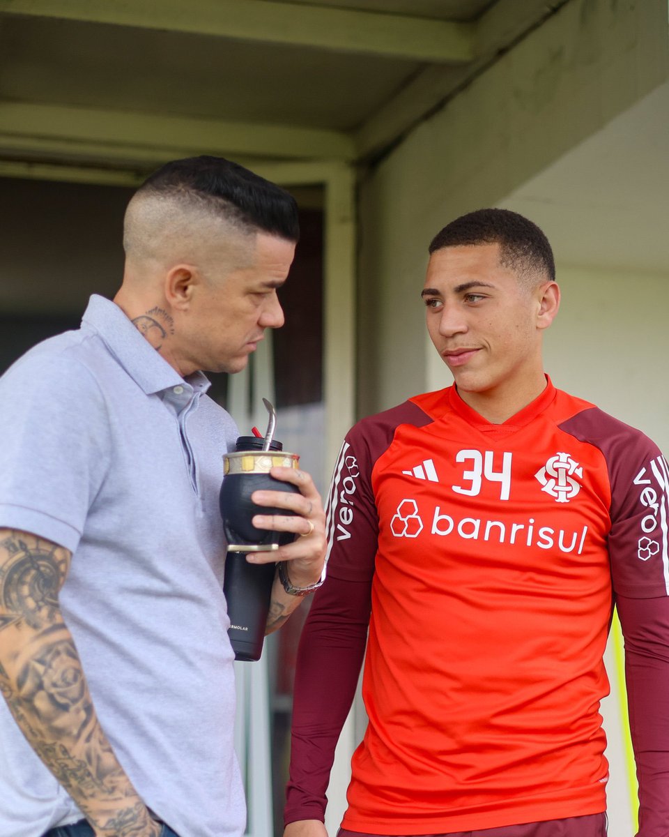 um cara que leva o mate pro trabalho tem meu total apoio sempre. #funcionalismopúblicoafull #matenotrabalho #matezitonotrampo