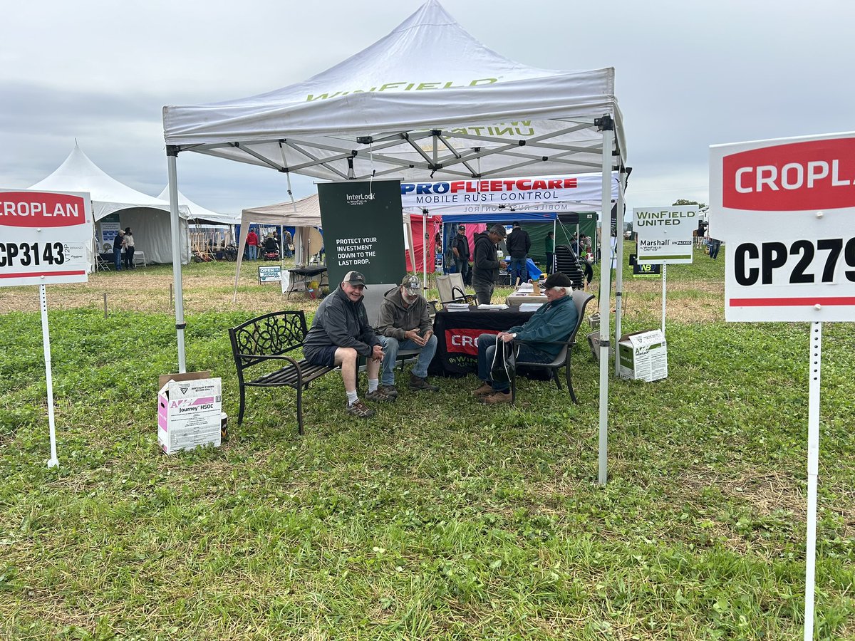 Day 2 of the Hasting County Plowing March!  Sun is shining, great day!  Come visit us  at the corner of Quinte ave and Sidney st.  Here at Clayvale farms in stirling!   #croplan #winfieldunited