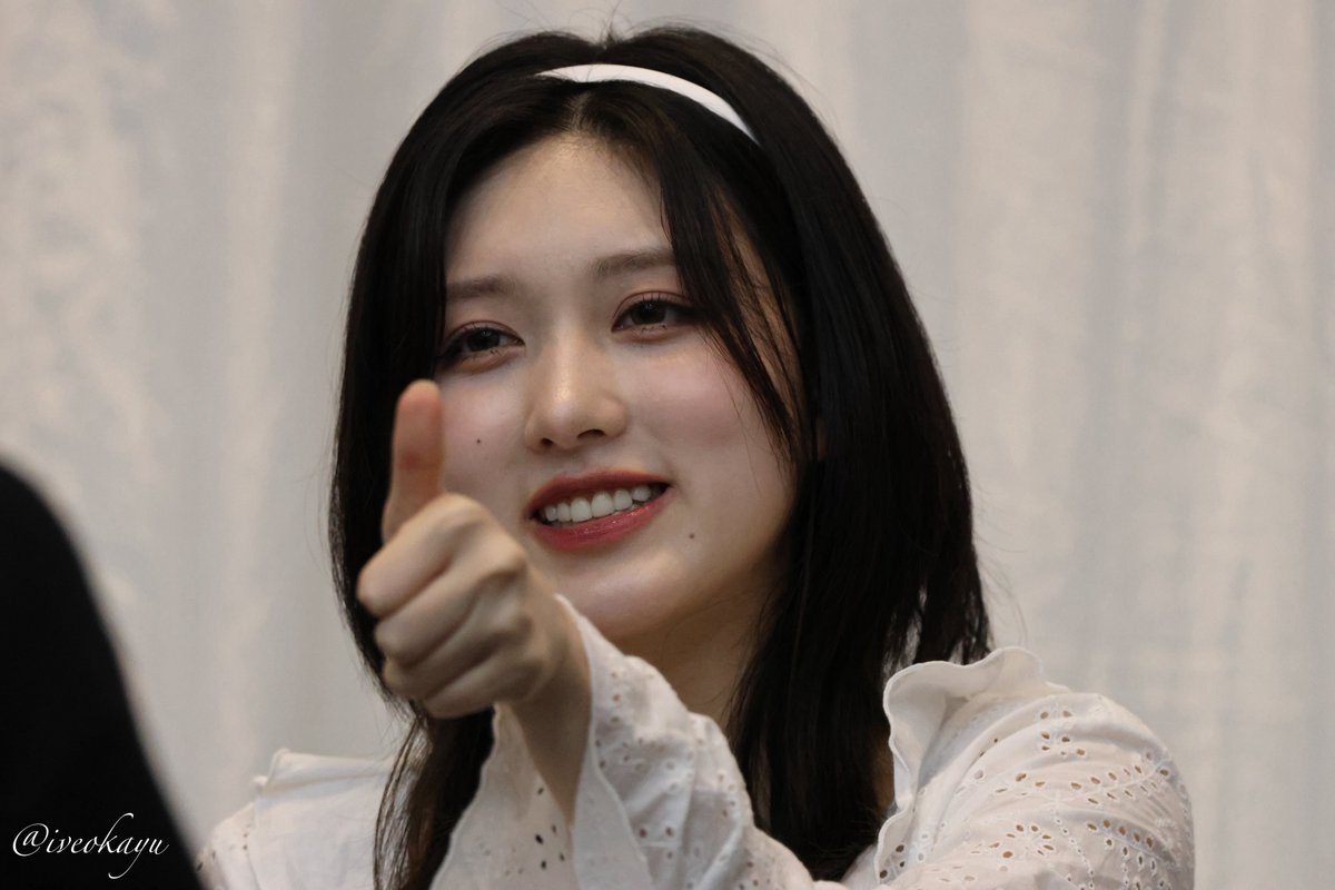 iveokayu's tweet photo. 240816 大阪
いいね👍
#IVE #아이브 #IVESWITCH #IVEサイン会
#가을 #GAEUL #ガウル https://t.co/H58s47h2tV