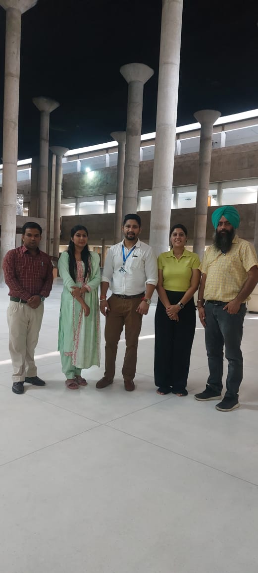 ਨਾਲ ਪੈਨਲ ਮੀਟਿੰਗ ਕਰਵਾਉਣ ਦਾ ਭਰੋਸਾ ਦਿੱਤਾ।  ਮੀਟਿੰਗ ਬਹੁਤ ਹੀ ਸਾਕਾਰਾਤਮਕ ਮਾਹੌਲ ਵਿੱਚ ਹੋਈ ਅਤੇ ਮੰਗਾਂ ਪ੍ਰਤੀ ਮੰਤਰੀ ਦਾ ਰਵੱਈਆ ਬਹੁਤ ਵਧੀਆ ਰਿਹਾ।  ਅਸੀਂ ਆਸ ਕਰਦੇ ਹਾਂ ਕਿ ਆਉਣ ਵਾਲੇ ਦਿਨਾਂ ਵਿੱਚ ਕਮਿਊਨਿਟੀ ਹੈਲਥ ਅਫਸਰਾਂ ਦੀਆਂ ਲੰਬਿਤ ਮੰਗਾਂ ਨੂੰ ਪੂਰੀ ਤਰ੍ਹਾਂ ਹੱਲ ਕੀਤਾ ਜਾਵੇਗਾ <a href="/targotra_sunil/">Sunil Targotra</a> <a href="/CsPunjab/">Chief Secretary Punjab</a> <a href="/A_ArogyaMandir/">Ayushman Arogya Mandir - Arogyam Paramam Dhanam</a>