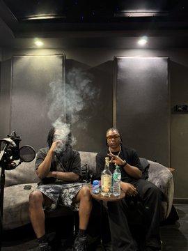 AfroAllDayy's tweet image. Alpha P x Baddo ! New music Out tomorrow #olamide #alphap