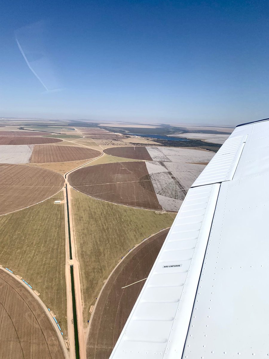 cadofaganello's tweet photo. Canal de irrigação dos pivôs em Luiz Eduardo Magalhães - BA.
#OAgroNãoPara #Agro #Matopiba #Algodão https://t.co/A5YP65CeNW