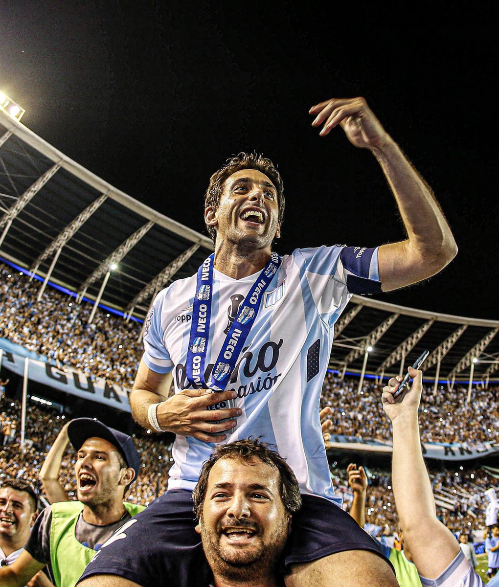 AtaqueFutbolero's tweet photo. 🚨🇦🇷 DIEGO MILITO ANUNCIA OFICIALMENTE SU CANDIDATURA COMO PRESIDENTE DE RACING. https://t.co/lMNwKRFuF9