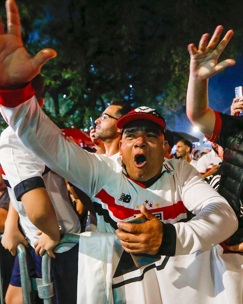 SaoPauloFC's tweet photo. 🏟️ Hoje tem CONMEBOL Libertadores no MorumBIS!

Tá chegando a hora, #TorcidaQueConduz. Como estão os preparativos por aí?

#GloriaEterna
#VamosSãoPaulo 🇾🇪 https://t.co/yY7RKKjuz1