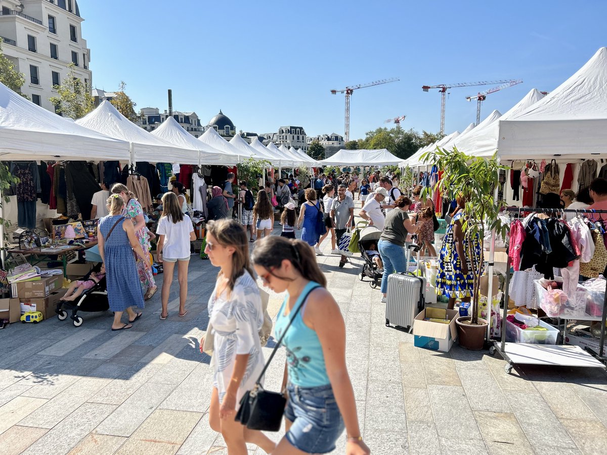 VilleDeClamart's tweet photo. Amateurs de brocante 🙋? La saison des bonnes affaires reprend à la #RENTREE à #Clamart 🙆♂️!
Vide-greniers au #Panorama :
📅 Dimanche 8 septembre, 9h-18h
➡ https://t.co/BXfPnUJ0pB
#MiniPuces à Percy-Schneider :
📅 Dimanche 15 septembre, 9h-18h
➡ https://t.co/RCd8kewOzs https://t.co/vMGp84gtui