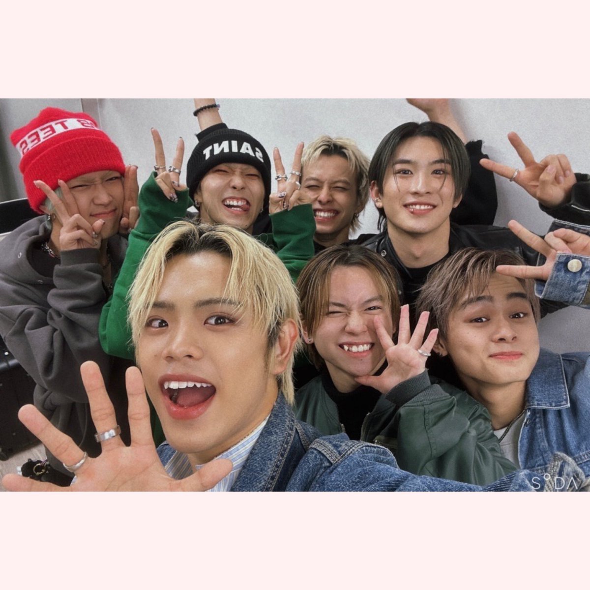 _shunn__kr15's tweet photo. #KIDPHENOMENON デビュー1周年おめでとう🎉💜
今年も感謝とお祝いの気持ちを込めてイラストを描きました✍🏻♡
ALT読んでくれると嬉しいです😌
 #キドフェノ1周年おめでとう 
 #夫松健介 #遠藤翼空 #岡尾琥珀 #川口蒼真 #佐藤峻乃介  #山本光汰  #鈴木瑠偉  #キドフェノ #キドフェノFC  #BATTLEOFTOKYO https://t.co/LfY3XE5Jnm