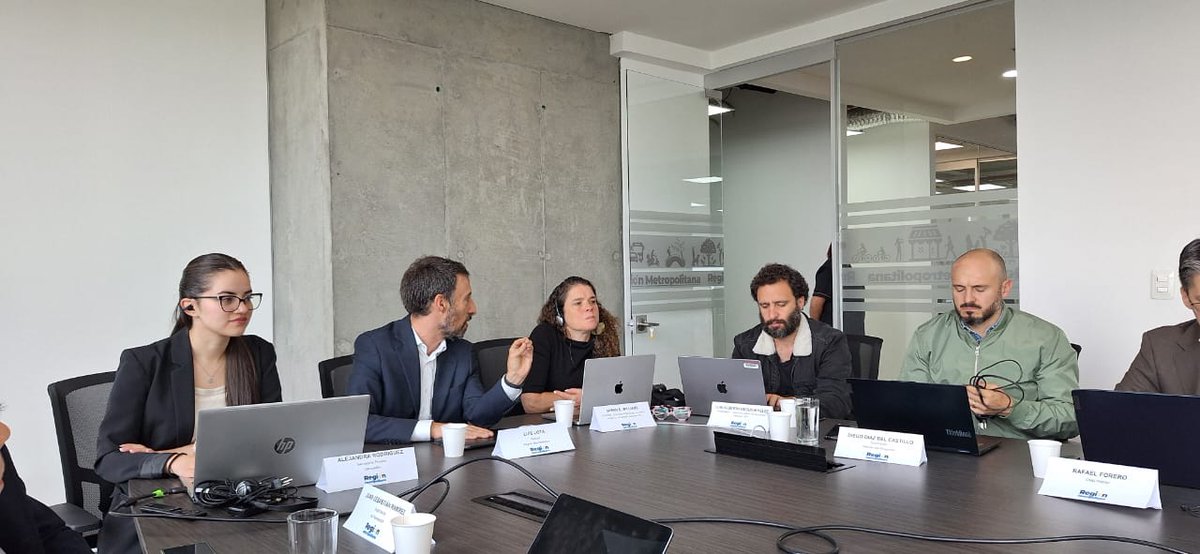 Región Metropolitana Bogotá - Cundinamarca (@somosregionmbc) on Twitter photo Le damos la bienvenida a Sarah Williams, profesora asociada de planificación urbana y directora de <a href="/MITLCAU/">LCAU</a> y <a href="/CivicDataDesign/">Civic Data Design Lab</a>, quien llega a Bogotá en el marco del Convenio de Cooperación con <a href="/onuhabitat/">ONU HABITAT América Latina y El Caribe</a> para fortalecer el Observatorio de Dinámicas Metropolitanas y Regionales. Le damos la bienvenida a Sarah Williams, profesora asociada de planificación urbana y directora de <a href="/MITLCAU/">LCAU</a> y <a href="/CivicDataDesign/">Civic Data Design Lab</a>, quien llega a Bogotá en el marco del Convenio de Cooperación con <a href="/onuhabitat/">ONU HABITAT América Latina y El Caribe</a> para fortalecer el Observatorio de Dinámicas Metropolitanas y Regionales.