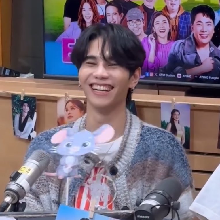 เขินตัวโยนเลยนั่น55555555 เล่นเองเขินเอง