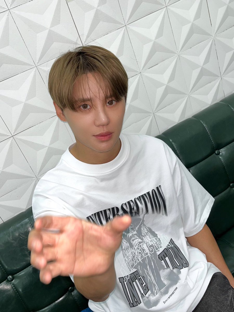 Junsu_PALMTREE's tweet photo. >   •
  ᗜ✌🏻㉥ㅣ㈛인드스토己l..🤎🤫 https://t.co/09BXykMHLz