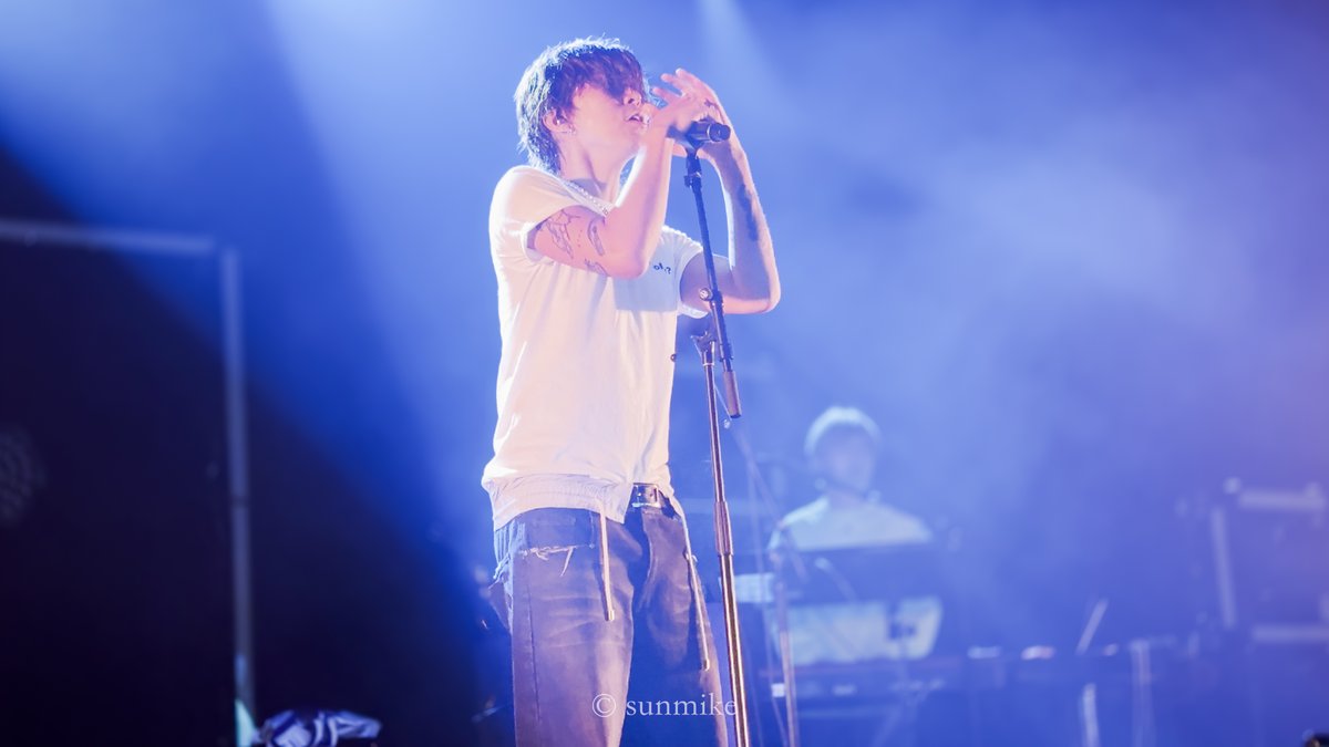Sun_mike2022's tweet photo. Some pics i took during the toronto concert pt.2 #coldeontour #coldeonblueprint #khiphop #krandb #Coldeontour https://t.co/QBvlH3SIc8