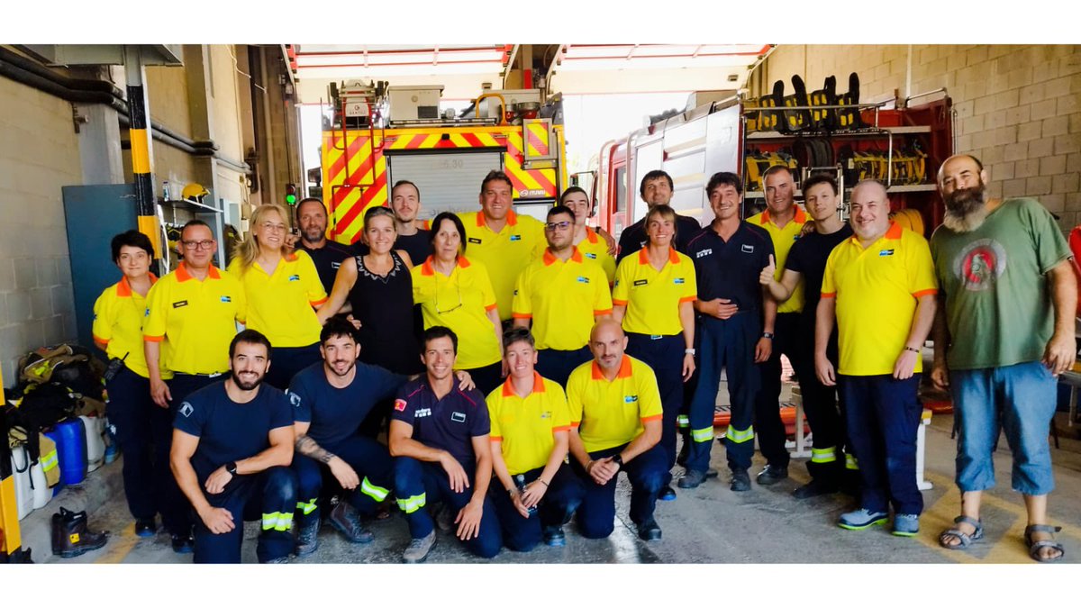 semgencat's tweet photo. 📸: Avui finalitzen les edicions de coneixement i treball conjunt en accidents de trànsit entre #SEM i @bomberscat.

Durant aquesta setmana s'han impartit les sessions al Parc de Bombers de #Tortosa i #Gandesa.

La propera setmana tindran lloc noves sessions, en aquesta ocasió a Amposta i Móra d'Ebre.